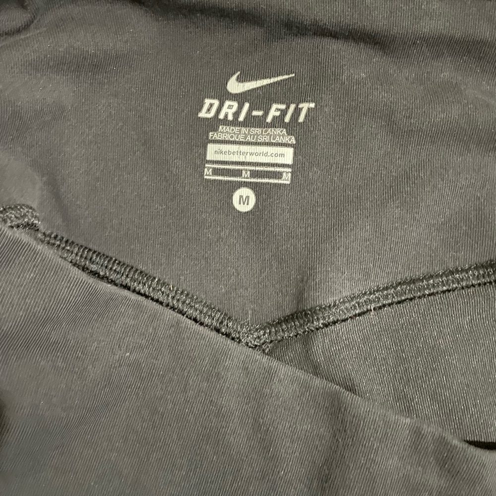 Nike capris - Picture 6 of 7